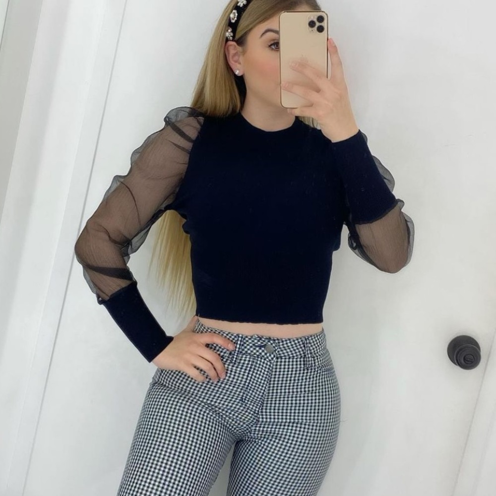 Women’s Black Puff Top - Size Small